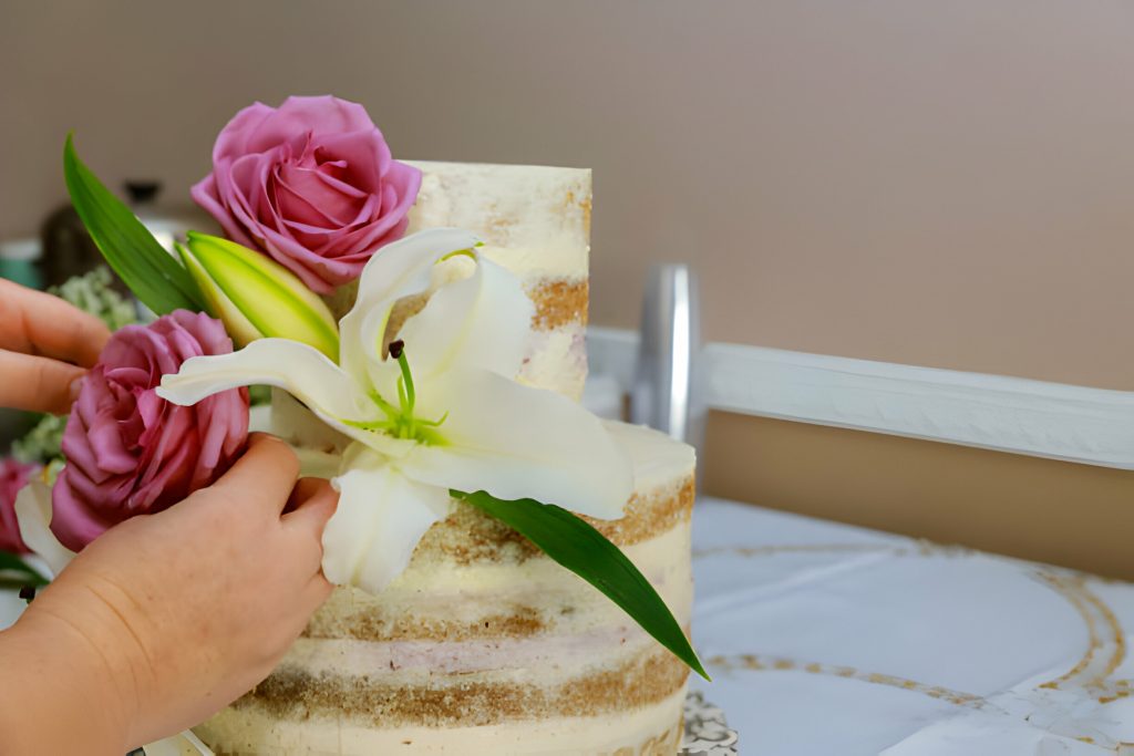 how to attach fresh flowers to wedding cake