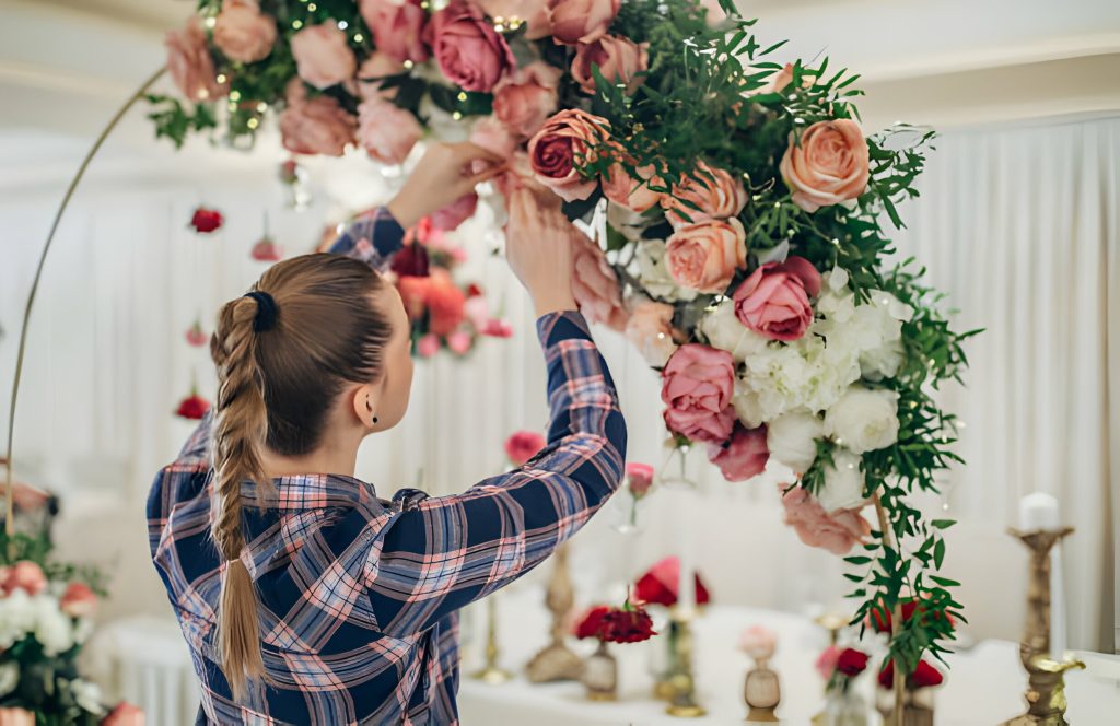 who gets flowers at a wedding